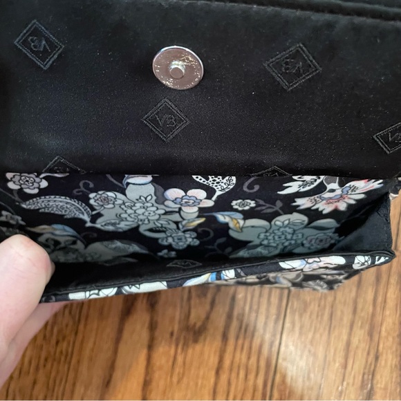 Vera Bradley RFID Zip Around Wallet Black Floral Women Size 6.5 x 4 - Picture 6 of 11